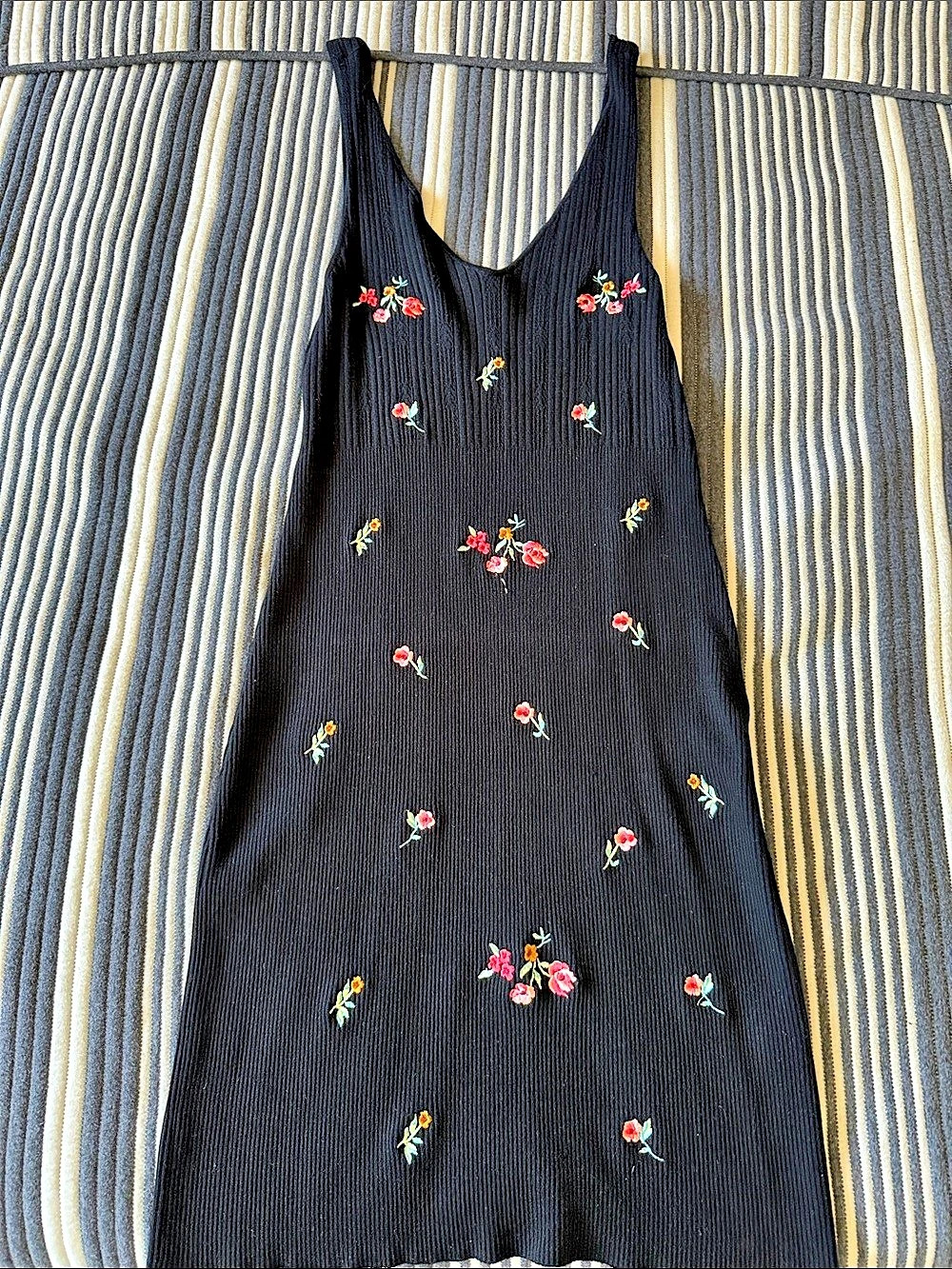 Forever 21 Floral Mini Dress Black Size 1X Like New